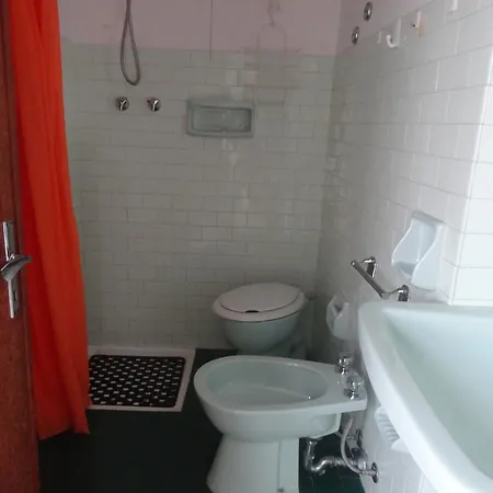 公寓 Via Urbani 10 *