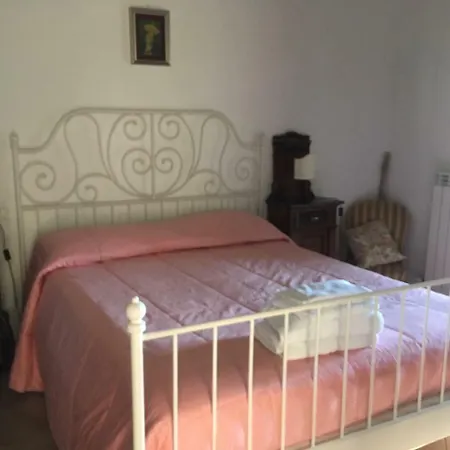 公寓 Via Urbani 10 *