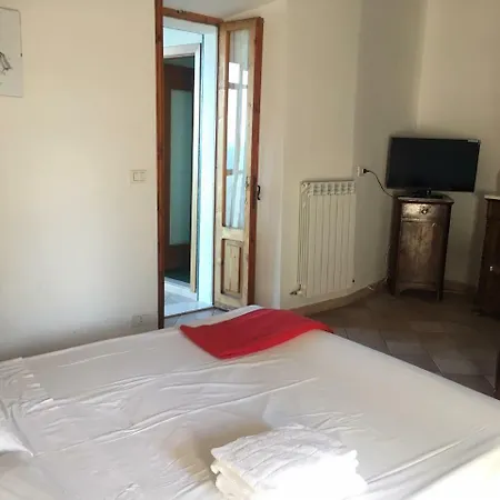 Via Urbani 10 شقة سيرولو